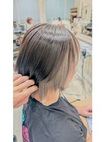 ゼル イオンタウン名西(ZELE)&nbsp;【耳掛けで魅せる】レイヤーボブ×ミルクティーインナー