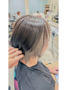 ゼル イオンタウン名西(ZELE) 【耳掛けで魅せる】レイヤーボブ×ミルクティーインナー