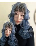 ブルーとブラックの前髪デザインカラー（ブリーチ２回）
