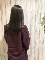 ルカ(Luca)&nbsp;ツヤ重視ナチュラルセミロング×モノトーンアッシュ