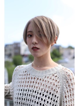 クリコ ヘアーデザイン(CLICQUOT hair design) コンパクトでハイトーンなショートボブ