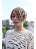 コンパクトでハイトーンなショートボブ