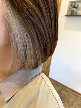 フーガヘアー 元住吉店(FUGA hair) ホワイトブロンド/インナーカラー/イヤリングカラーミニボブ30代