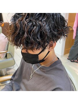 テトラ バイ ネオリーブ 横浜西口店(tetra by neolive) 横浜★ミディアムマッシュのスパイラルパーマ