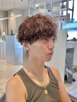 ケリーアン 太田(kelly.un) メンズ刈り上げ波巻きパーマラベンダーカラーオッジィオット