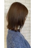 20代30代明るめオリーブアッシュロングボブ