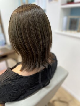 ビオトープアトラ(Bio-Top atora) オリーブベージュ/外ハネくびれヘア/水素ケアカラー