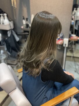 トレント(ToRrent) セミロング オリーブアッシュ ブリーチ無し 20代 30代