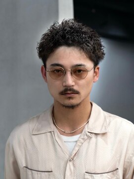 フィフス トウキョウ (fifth TOKYO) ラフな質感の無造作パーマ×スパイキーショートスタイル