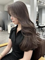 プラチナ(PLATINA)&nbsp;レイヤーカット顔まわり前髪ロング20代30代40代