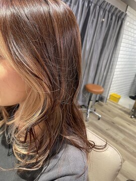 リア ウルル(Ria ulu.ru) インナーカラー/イヤリングカラー/デザインカラー/原宿/神宮前