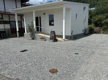 チル(cill)の雰囲気（正面に駐車スペースございます♪）
