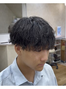 ヘアアンドフェイス ルースト(hair&face ROOST) 刈り上げセンターパート/波巻きツイストスパイラル/円町