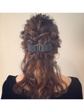 ニック(NICCU) ハーフアップ