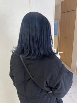 リア(Lia by KENJE) Lia　ブリーチ毛で作るブルーブラック