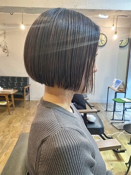 ロータス ヘアデザイン(LOTUS hair design.) 前下がりミニボブ