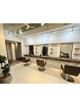 【阪急・JR六甲駅徒歩5分】経験豊富なスタイリストによる完全マンツーマンサロン☆