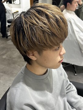 ヒュイル バイ ニアウ(Hwyl by Niau) メンズマッシュウルフニュアンスパーマミルクティーカラー