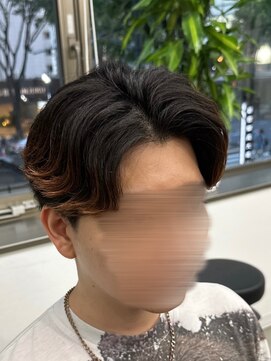 フイ 新宿3丁目(Hui) フェザーパーマ/グレーブルーカラー/刈り上げショートパンク