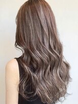 オルバイマグ(oru by mag)&nbsp;透明感ハイライト×ミルクティーカラー艶髪ロング大人可愛い