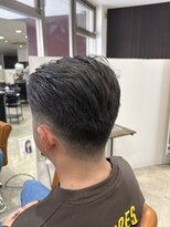 カルマ(KARMA)&nbsp;フェード風ツーブロック刈り上げ