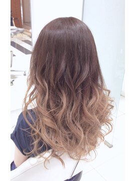 ケンジ 平塚 アネッタ(KENJE annetta) JEERY風 エッジの効いたグラデスタイル♪