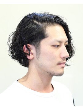 ディペ(Dipe) タイトで色気あるミディアムパーマ