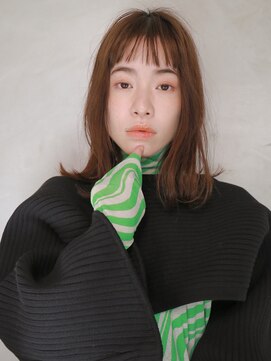 シアン(SYAN) ショートバング×揺れるミディヘア