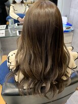 キャラ シャローネ 池袋(Chara Chalone)&nbsp;ブリーチ無しのブロンドスタイル×セミロング【今野美栄】