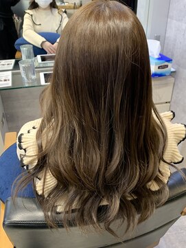 キャラ シャローネ 池袋(Chara Chalone) ブリーチ無しのブロンドスタイル×セミロング【今野美栄】