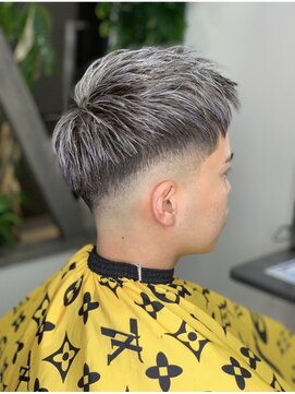 エイトヘアー(Ei8htHair) スキンフェード×ホワイトメッシュ