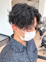 ウェイビーエフティフィフス 横浜西口(WAVEY ft.fifth)&nbsp;波巻きスパイラルパーマセンターパート波巻きパーマツーブロック