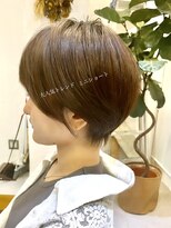 チリンバイロストシティー(Chillin by LOSTCITY)&nbsp;マッシュショート大人可愛いグレージュアッシュカーキ髪質改善