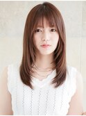 セミロング小顔レイヤーストレート前髪ありベージュカラー