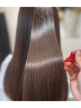 エミュスト(Emuest) 柔らかい質感髪質改善