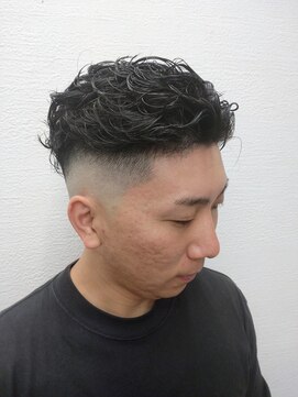 トバ(TOBA) スキンフェード+ハードパーマ