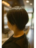 丸みシルエットが映える美フォルムショート