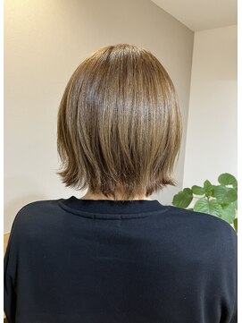 リポゾ(Riposo.) ブリーチなし・アッシュベージュ・くびれレイヤーボブ