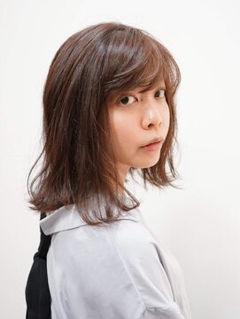 アミー(ami) 抜け感ベージュのくびれヘア