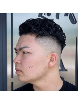 エルエー 近江八幡店(L.A) 店長【椛島】オールバックパーマ×スキンフェード