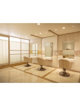 ＜Aujuaソムリエ在籍＞ 髪も肌も美しく。頭浸浴もできる、大人女性のためのトータルビューティーサロン♪