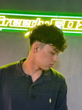 グリーディーフォックス 代々木(Greedy FOX) 波巻き/ハイライト/マッシュパーマ/ウルフ[シェービング]