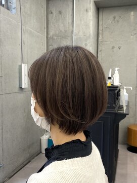 ミリィバイアヤラ 船橋店(MIRYI by ayala) 【RYOYA】ショートボブ/馴染ませハイライト