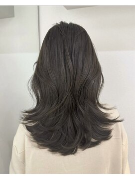 ヌープヘアーアイス(NUUP.hair ici) 秋色◎20代30代40代暗めカラーくびれレイヤーミディ