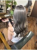 くすみグレージュ
