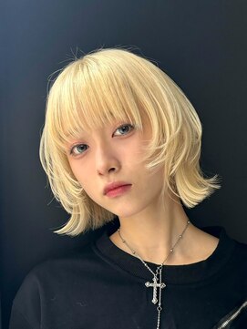 ノイ(noi) 顔周りレイヤーカットグレージュカラーくびれボブショートカット