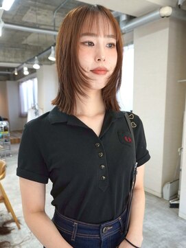 トナリ(tonari) ブリーチ ベージュ ミディアムレイヤー 20代【鹿児島中央駅】