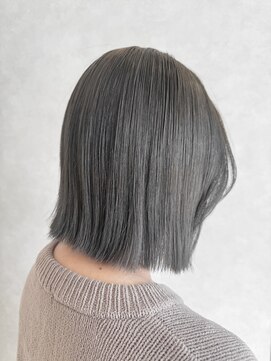 シルバーグレー