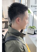 クラメールパリ 福岡(Kraemer Paris)&nbsp;刈り上げをスッキリと入れた清潔感のあるベリーショートスタイル