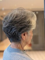 サロンイクエヤマザキ 文京(SALON IKUE YAMAZAKI)&nbsp;大人ショートカット グレイヘアパーマで毛流れとボリューム感UP